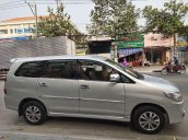 Cần bán gấp Toyota Innova sản xuất 2016, màu bạc 