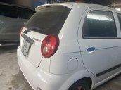 Bán xe Chevrolet Spark sản xuất năm 2015, màu trắng, 2 chỗ