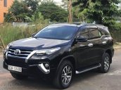 Cần bán lại xe Toyota Fortuner 2.8V đời 2018, màu đen