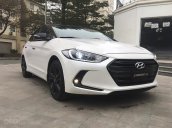 Cần bán xe Hyundai Elantra năm 2018, màu trắng 