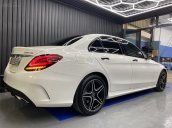 Cần bán gấp Mercedes C300 AMG 2019 siêu lướt