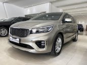 Bán xe Kia Sedona DATH, xe màu vàng, odo 40.000 km xe đẹp như mới