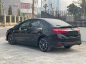 Bán xe giá thấp với chiếc Toyota Corolla Altis 2.0V 2015, xe còn mới