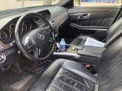 Cần bán lại xe Mercedes E200 2014, màu đen