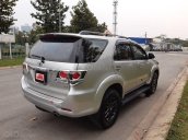 Xe Toyota Fortuner sản xuất 2016, màu bạc số sàn