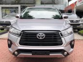 Vi vu tết cùng Toyota Innova 2.0E