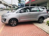 Vi vu tết cùng Toyota Innova 2.0E