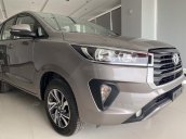 Vi vu tết cùng Toyota Innova 2.0E