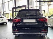 Cần bán xe Mercedes GLC 300 2021, màu đen