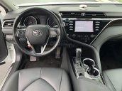 Cần bán Toyota Camry 2.0G sản xuất 2020, màu trắng, xe nhập