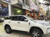 Bán xe Toyota Fortuner 2.4G đời 2019, màu trắng 