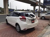 Cần bán xe Toyota Yaris đời 2015, màu trắng, nhập khẩu nguyên chiếc