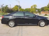 Cần bán gấp Toyota Camry 2.0E đời 2013, màu đen 