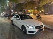 Cần bán Mercedes C300 trắng SX 2017, lăn bánh 29000km, hỗ trợ trả góp 70%, giá 1 tỷ 288