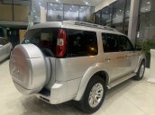 Cần bán xe Ford Everest năm 2013, màu kem (be) nhập khẩu giá 519 triệu đồng