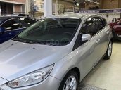 Cần bán lại xe Ford Focus năm sản xuất 2017, màu bạc còn mới