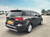 Cần bán lại xe Kia Sedona năm sản xuất 2015, màu nâu còn mới, giá 775tr