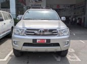 Cần bán gấp Toyota Fortuner năm sản xuất 2011 chính chủ