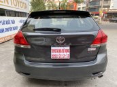 Cần bán xe Toyota Venza đời 2010, màu xám, nhập khẩu