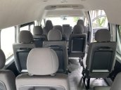 Cần bán gấp Toyota Hiace năm sản xuất 2017, màu bạc, 685 triệu