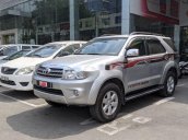 Cần bán gấp Toyota Fortuner năm sản xuất 2011 chính chủ