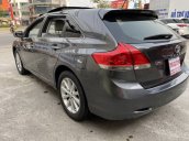 Cần bán xe Toyota Venza đời 2010, màu xám, nhập khẩu