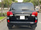 Ưu đãi mua xe giá thấp với chiếc xe Toyota Land Cruiser VX 4.6 V8 đời 2014