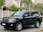 Ưu đãi mua xe giá thấp với chiếc xe Toyota Land Cruiser VX 4.6 V8 đời 2014