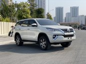 Bán xe Toyota Fortuner 2.7V máy xăng 1 cầu sản xuất năm 2018 đi lướt 2 vạn