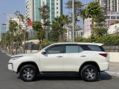 Bán xe Toyota Fortuner 2.7V máy xăng 1 cầu sản xuất năm 2018 đi lướt 2 vạn