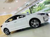 Bán xe Hyundai Elantra đời 2020, màu trắng, giá cạnh tranh