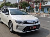 Bán nhanh chiếc Toyota Camry 2.5Q 2019 siêu lướt