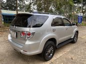 Xe Toyota Fortuner sản xuất năm 2013, màu bạc còn mới, giá tốt