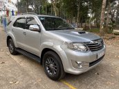 Xe Toyota Fortuner sản xuất năm 2013, màu bạc còn mới, giá tốt