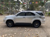 Xe Toyota Fortuner sản xuất năm 2013, màu bạc còn mới, giá tốt