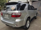 Bán xe Toyota Fortuner 2.5 MT đời 2011, màu bạc 