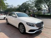 Bán nhanh với giá thấp chiếc Mercedes E200 model 2019, màu trắng