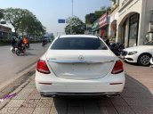 Bán nhanh với giá thấp chiếc Mercedes E200 model 2019, màu trắng