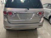 Xe Toyota Fortuner năm 2012, giá thấp, động cơ ổn định 