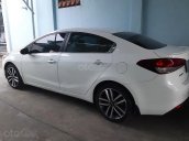 Bán xe Kia Cerato sản xuất 2016, màu trắng 