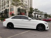 Cần bán xe Mercedes C250 AMG sản xuất 2015, màu trắng, giá bay nhanh