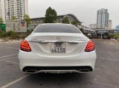 Cần bán xe Mercedes C250 AMG sản xuất 2015, màu trắng, giá bay nhanh