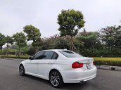 Bán BMW 3 Series 320i năm 2010, màu trắng, nhập khẩu