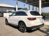 Mercedes GLC 200 4Matic siêu hot - Hỗ trợ trả góp 80% - Sẵn xe giao ngay trước Tết