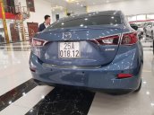 Cần bán xe Mazda 3 1.5 sản xuất năm 2016, màu xanh lam, số tự động bản cao cấp