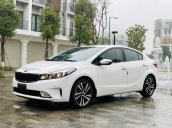 Bán nhanh Kia Cerato 2.0 AT sản xuất năm 2017 màu trắng, xe cực đẹp, zin nguyên bản, biển tỉnh đi 46000 km