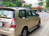 Cần bán gấp Toyota Innova sản xuất 2013, màu vàng