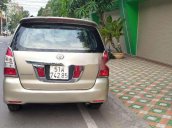 Cần bán gấp Toyota Innova sản xuất 2013, màu vàng