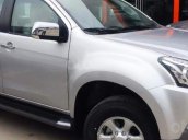 Cần bán gấp Isuzu mu-X sản xuất năm 2019, màu bạc, nhập khẩu, giá 686tr