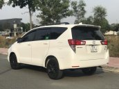 Cần bán Toyota Innova sản xuất năm 2019, màu trắng, số sàn